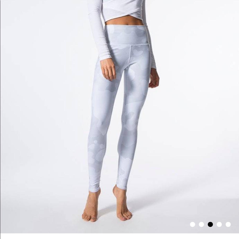 White Camo Alo Leggings Size M